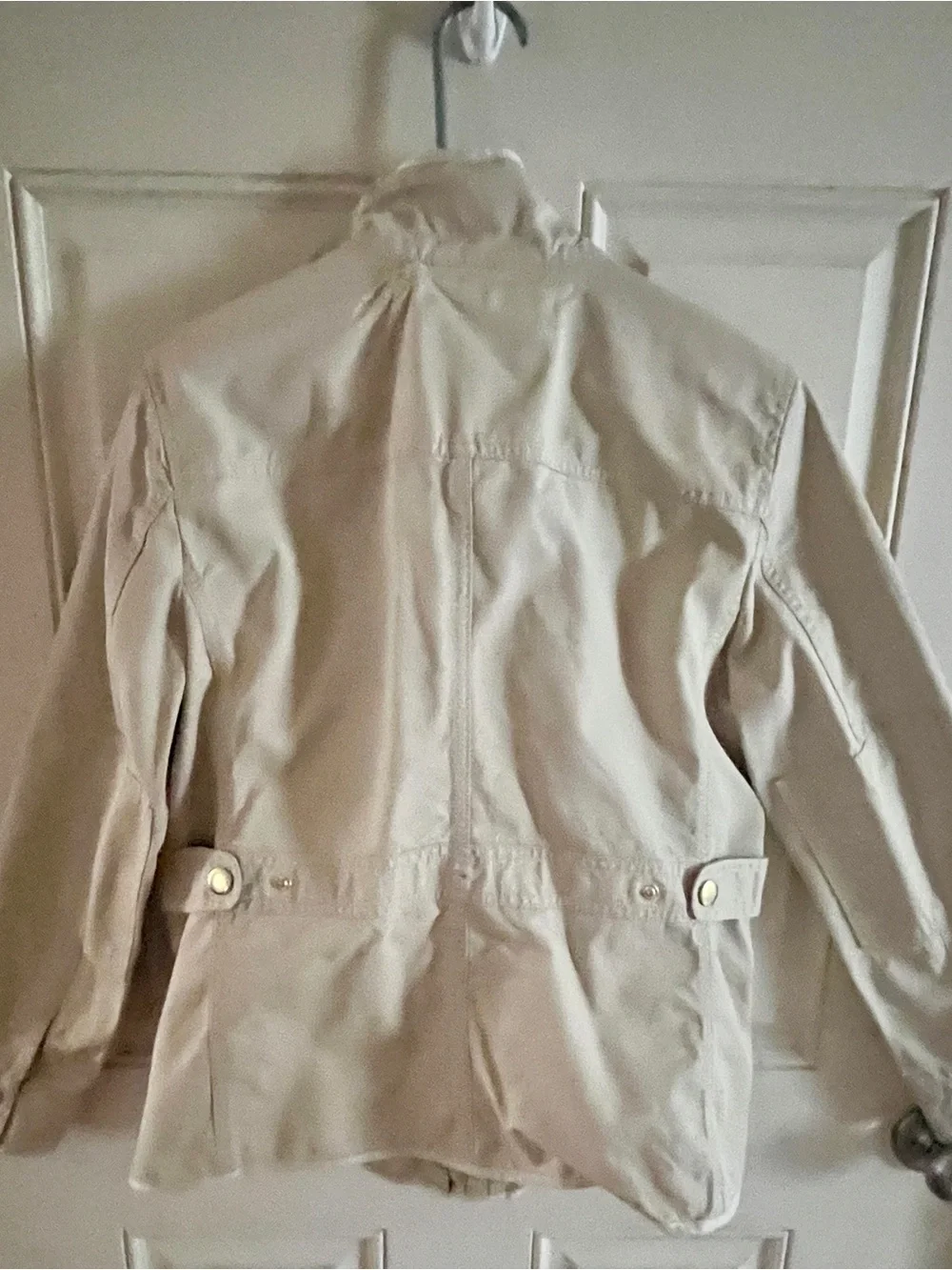 Women's J Crew light weight waxed cotton utility style with Gold Hardware.